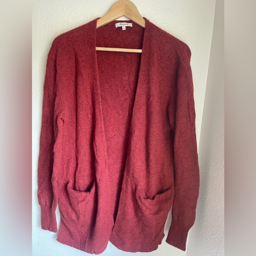 Madewell Ryder
Burgundy Merino Wool Alpaca Blend Cardigan Sweater